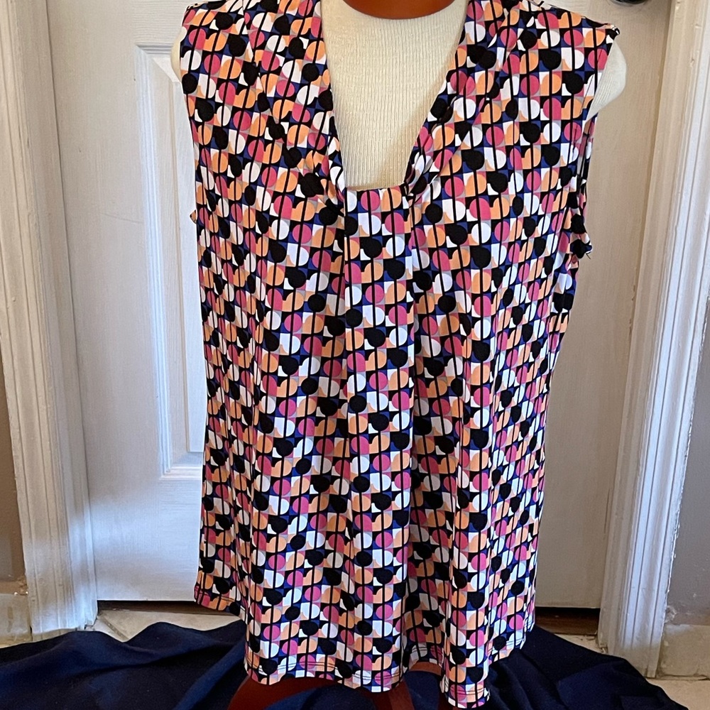Dana Buchman sleeveless blouse